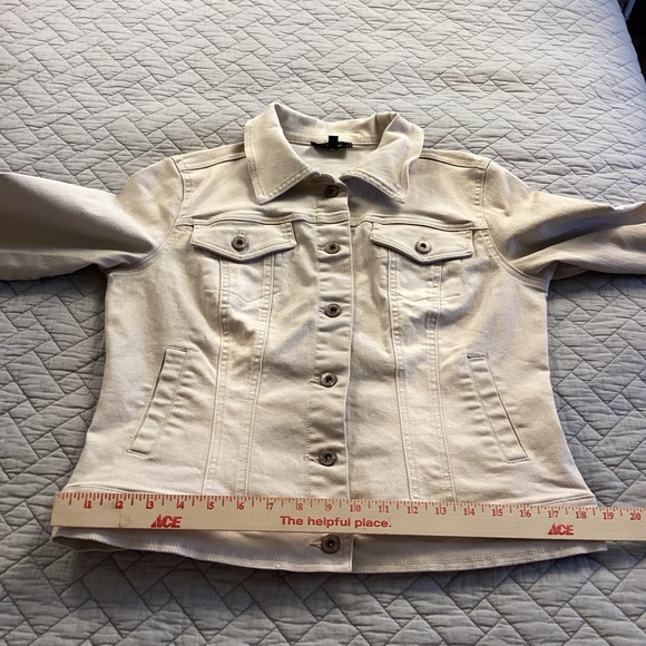 DG2 by Diane Gilman Beige Jean Jacket - Picture 6 of 11